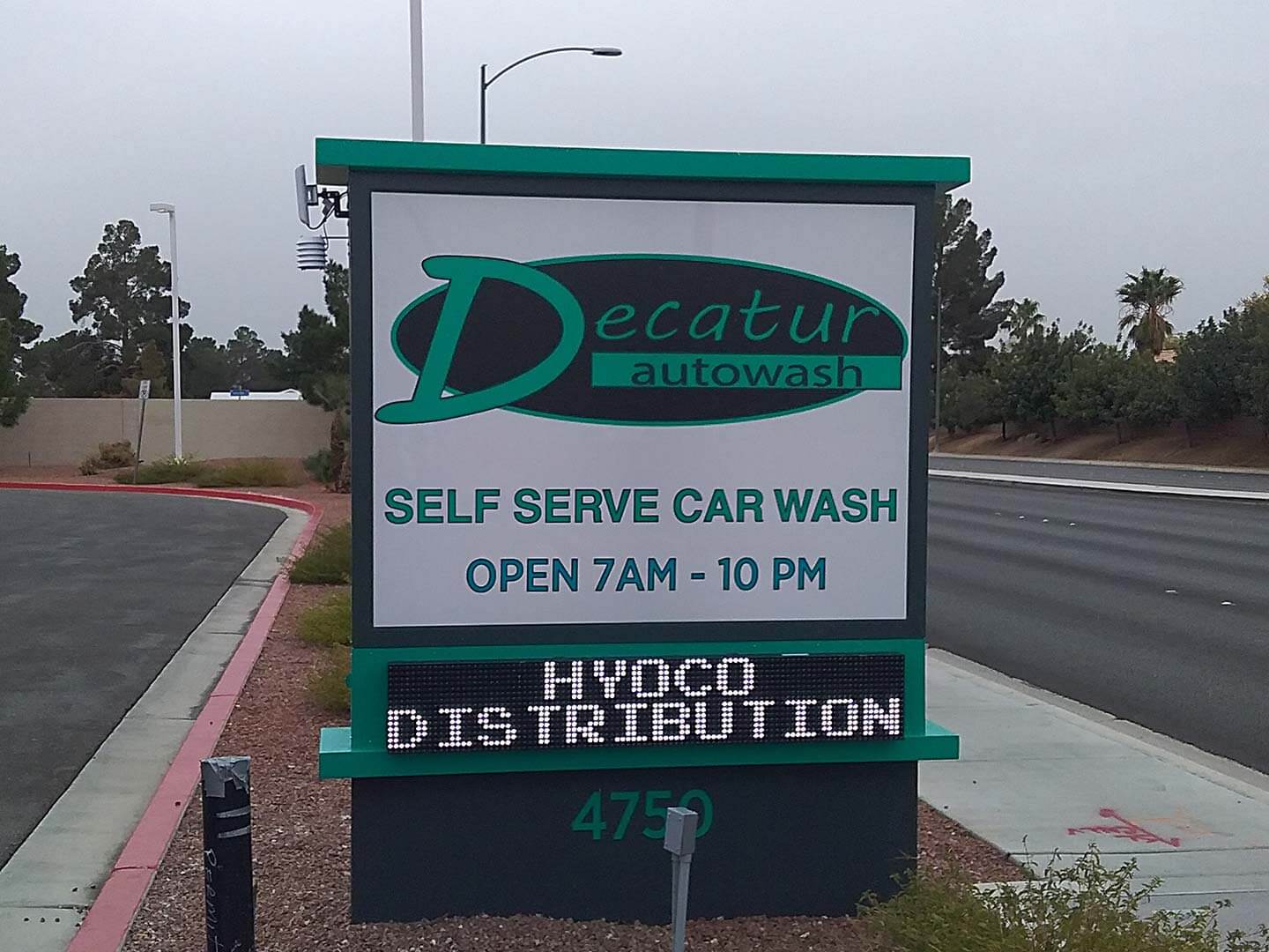 Decator Autowash Monument Sign